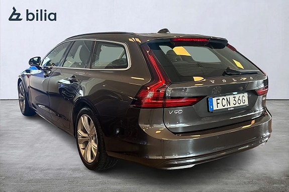 Volvo V90 2 of 5
