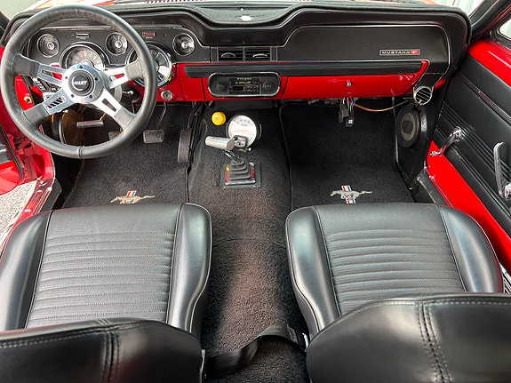 Ford Mustang 19 of 22