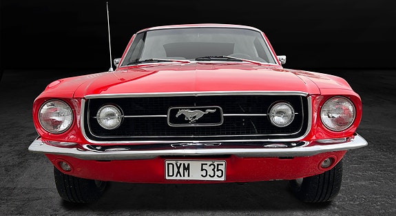 Ford Mustang 9 of 22