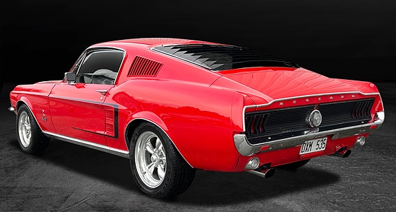 Ford Mustang 10 of 22
