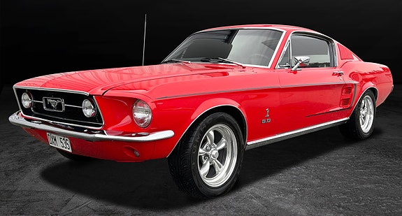 Ford Mustang 11 of 22