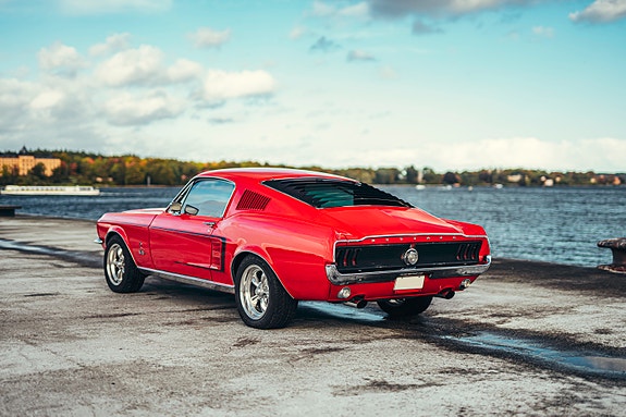 Ford Mustang 6 of 22