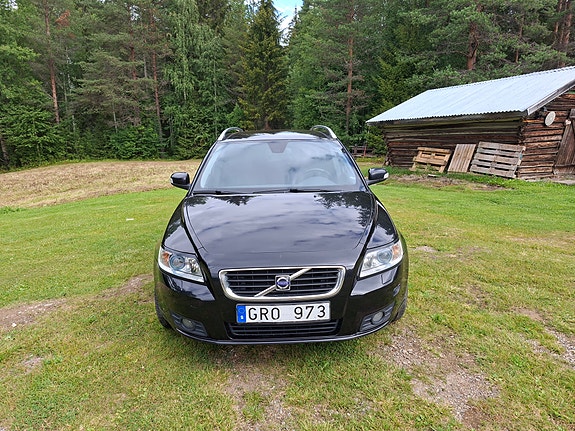 Volvo V50 3 of 9