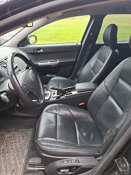 Volvo V50 7 of 9