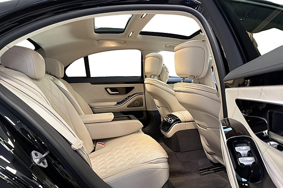 Mercedes-Benz S580 e 13 of 15