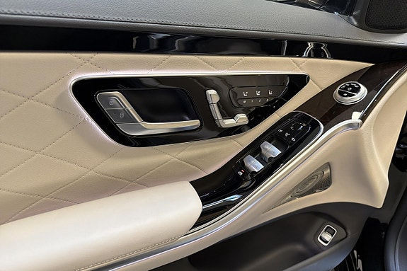 Mercedes-Benz S580 e 10 of 15