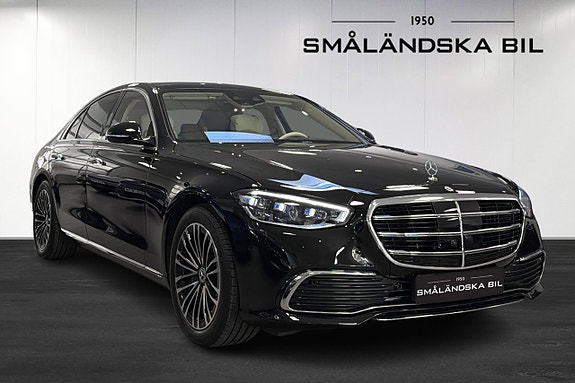 Mercedes-Benz S580 e 2 of 15