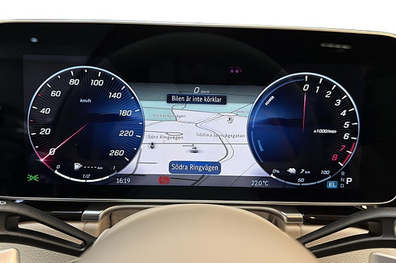 Mercedes-Benz S580 e 7 of 15