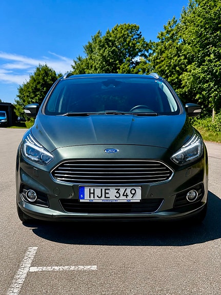 Ford S-MAX 3 of 5