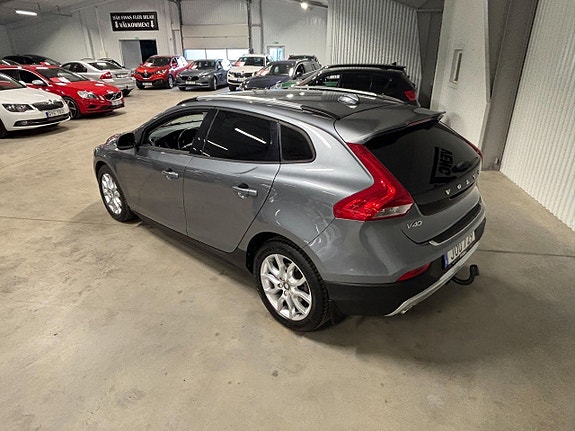 Volvo V40 Cross Country 4 of 5