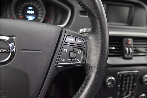 Volvo V40 11 of 16