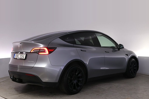 Tesla Model Y 5 of 5