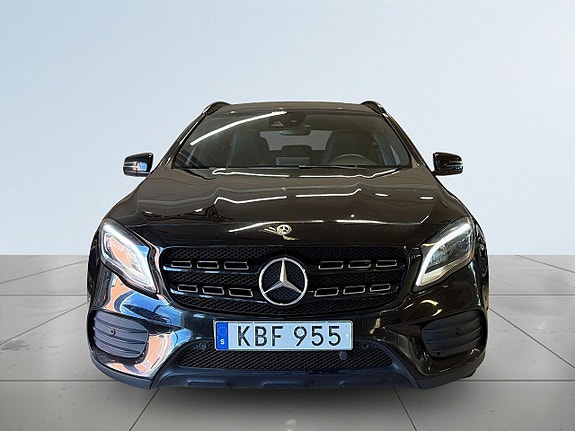 Mercedes-Benz GLA220 d 2 of 20