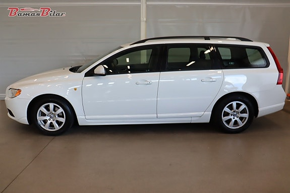 Volvo V70 2 of 19