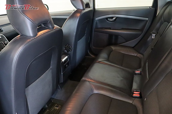 Volvo V70 13 of 19