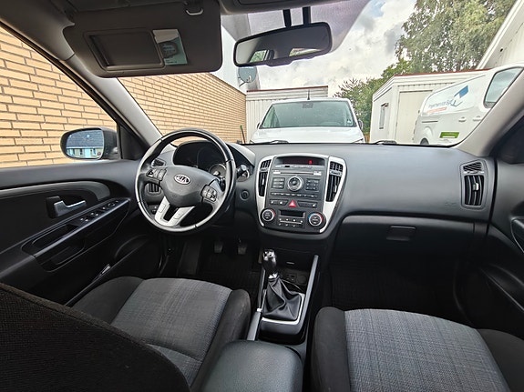 Kia Ceed 3 of 5