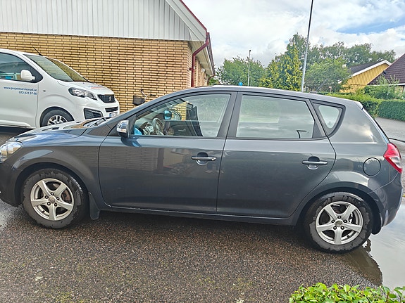 Kia Ceed 5 of 5