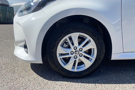 Toyota Yaris 17 of 21