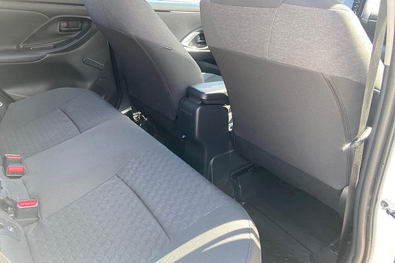 Toyota Yaris 9 of 21
