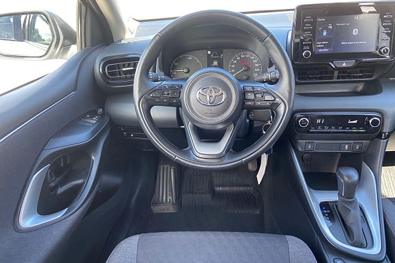 Toyota Yaris 11 of 21