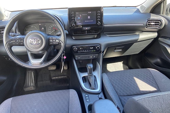 Toyota Yaris 10 of 21
