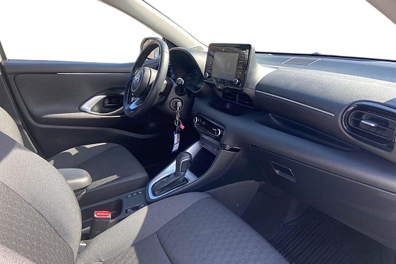 Toyota Yaris 7 of 21