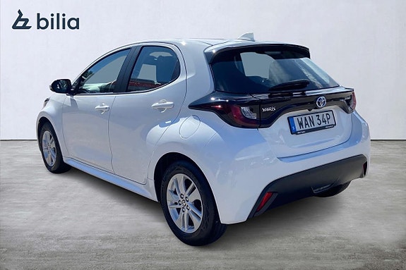 Toyota Yaris 2 of 5