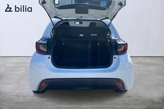 Toyota Yaris 12 of 21