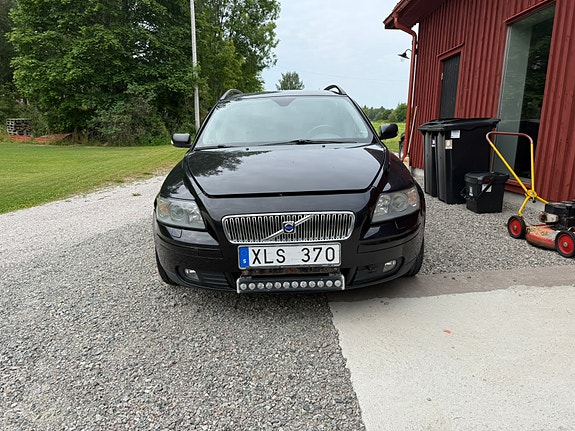 Volvo V50 2 of 5