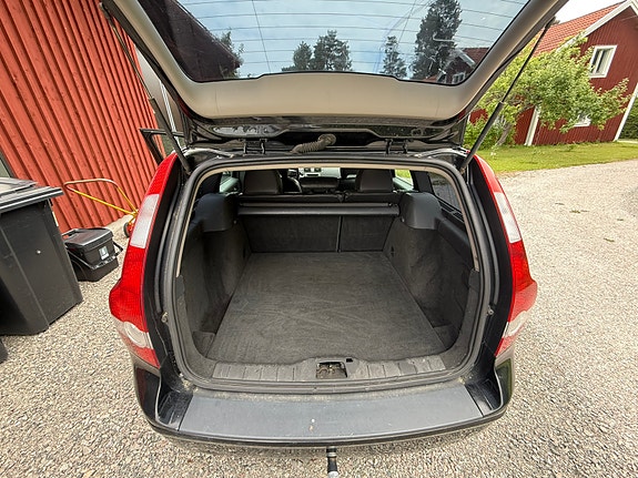 Volvo V50 7 of 9