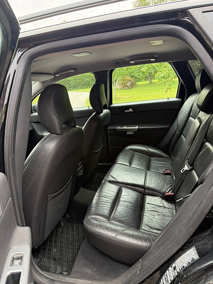 Volvo V50 3 of 5