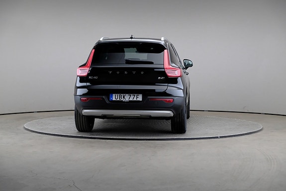 Volvo XC40 2 of 3