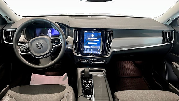 Volvo V90 Cross Country 10 of 14