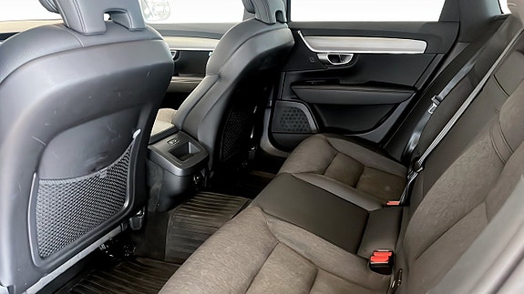 Volvo V90 Cross Country 11 of 14