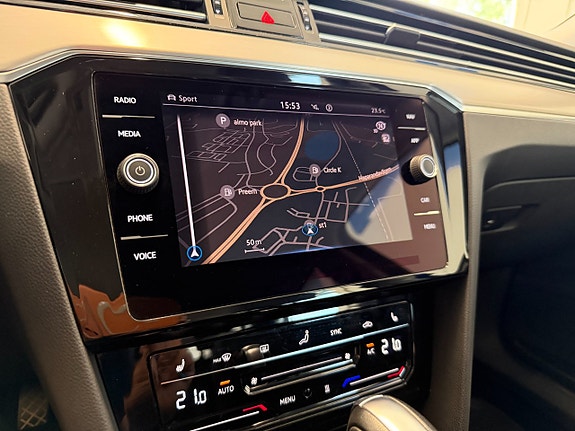Volkswagen Passat 19 of 19