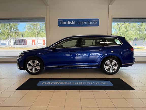 Volkswagen Passat 2 of 5