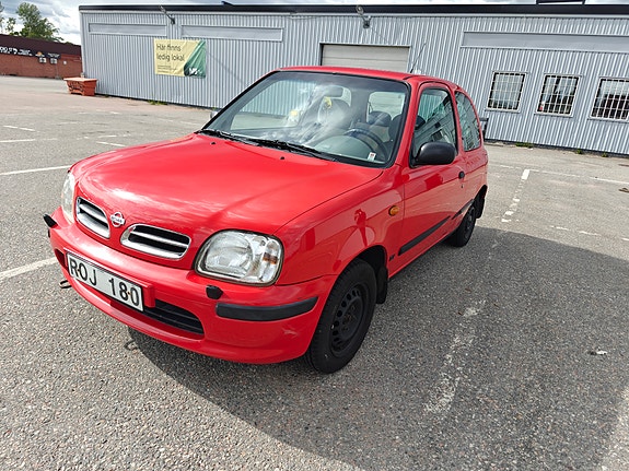 Nissan Micra 3 of 5