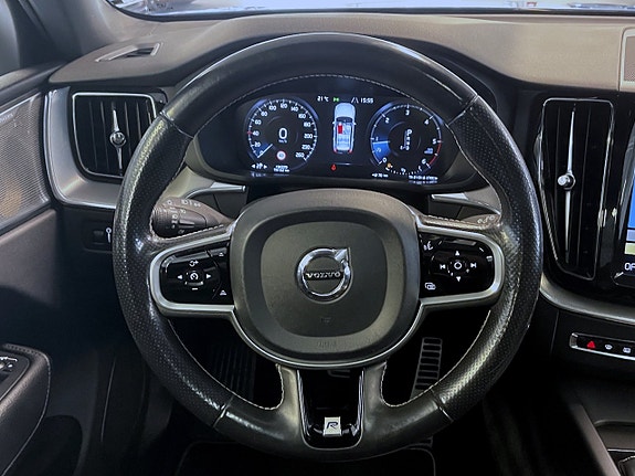 Volvo XC60 12 of 22