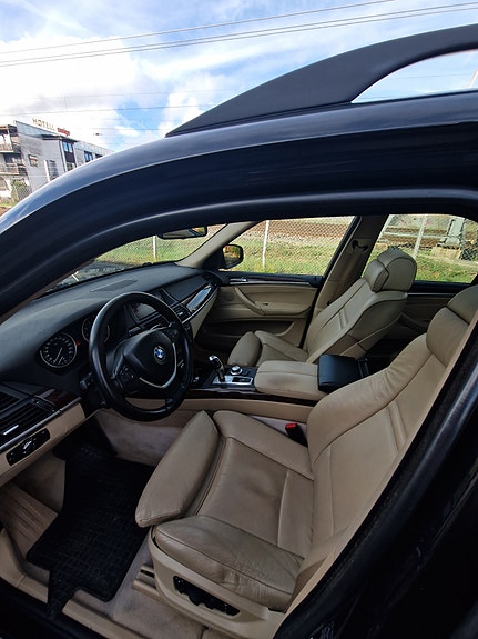 BMW X5 8 of 12