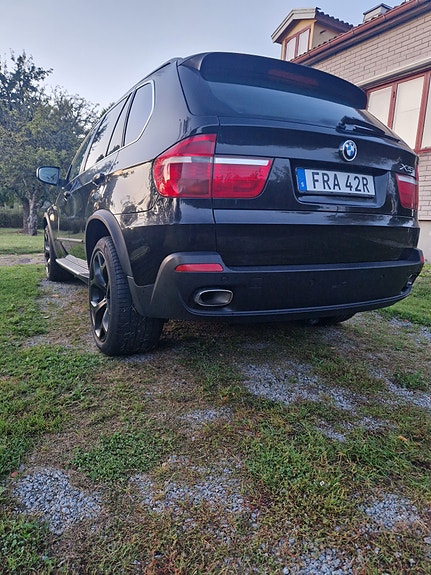 BMW X5 2 of 5