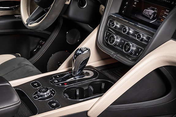 Bentley Bentayga 24 of 30