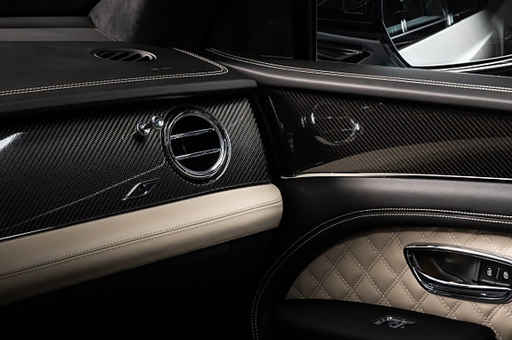 Bentley Bentayga 25 of 30
