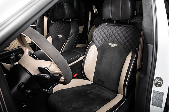 Bentley Bentayga 18 of 30