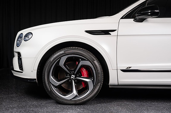 Bentley Bentayga 12 of 30