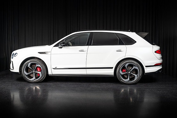 Bentley Bentayga 3 of 5