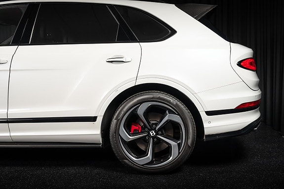 Bentley Bentayga 13 of 30