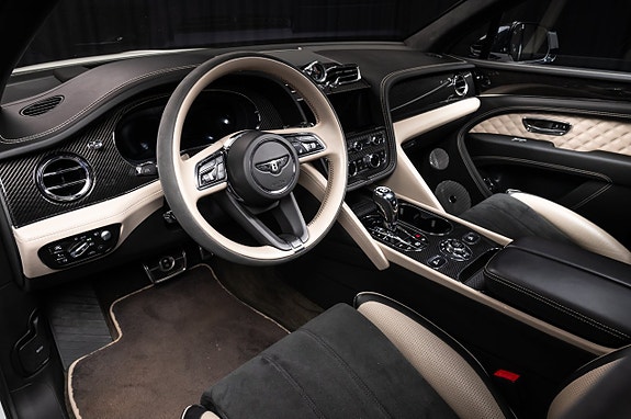 Bentley Bentayga 16 of 30