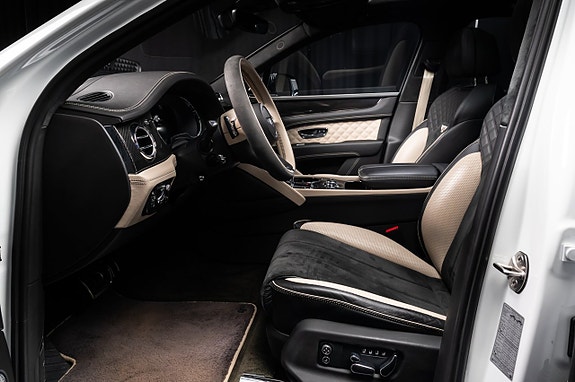 Bentley Bentayga 17 of 30