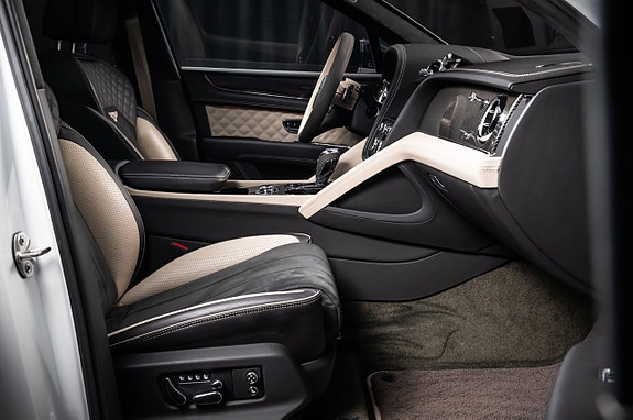 Bentley Bentayga 20 of 30