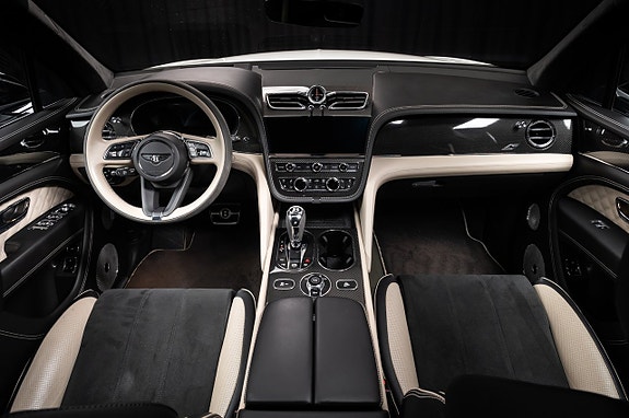 Bentley Bentayga 21 of 30